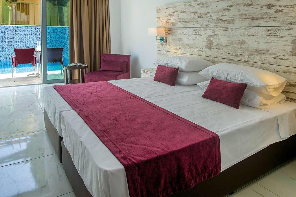 Ramada Hotel & Suites By Wyndham ไอยานาปา ห้อง รูปภาพ