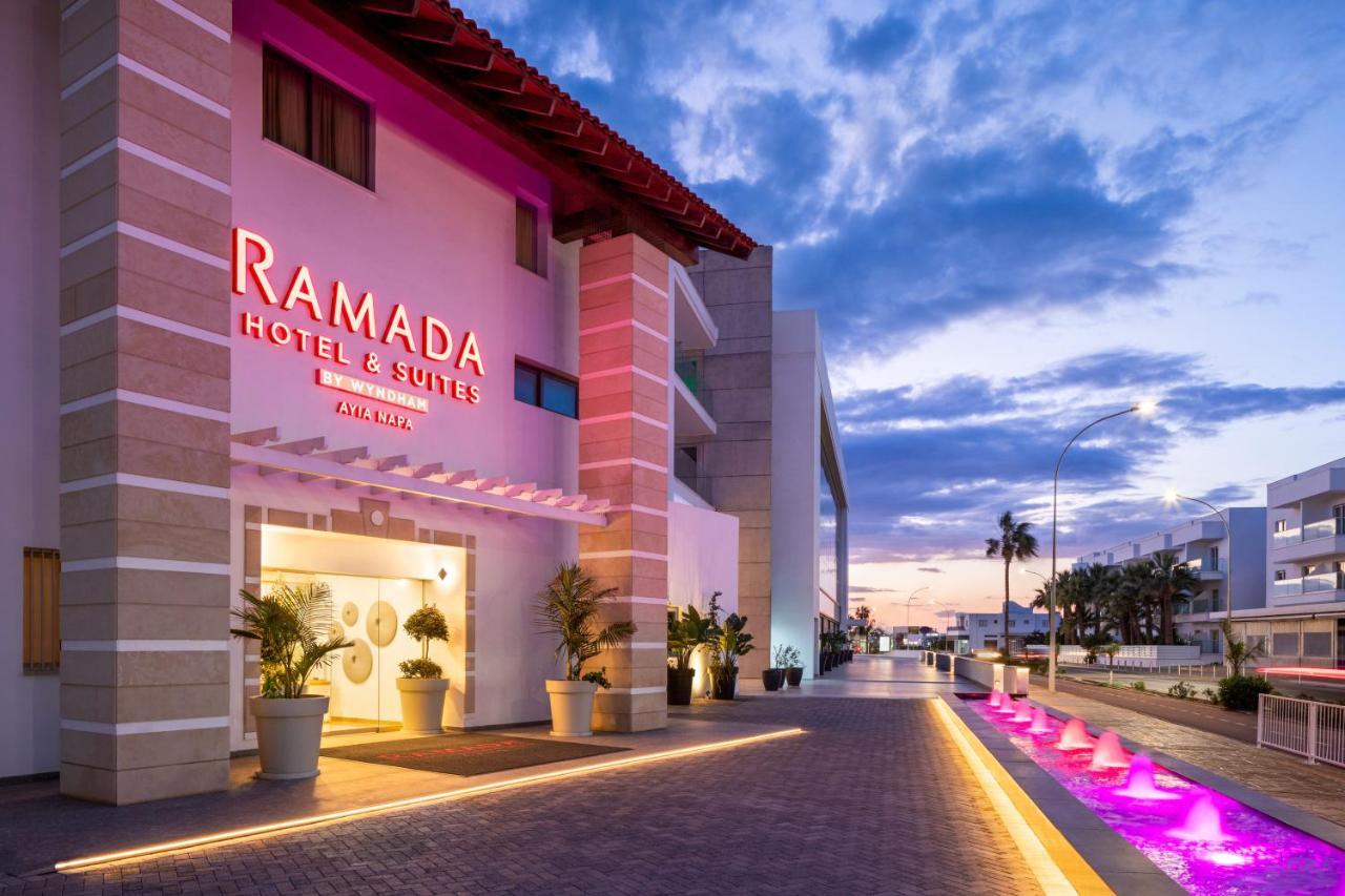 Ramada Hotel & Suites By Wyndham ไอยานาปา ภายนอก รูปภาพ