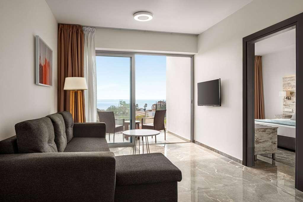 Ramada Hotel & Suites By Wyndham ไอยานาปา ห้อง รูปภาพ
